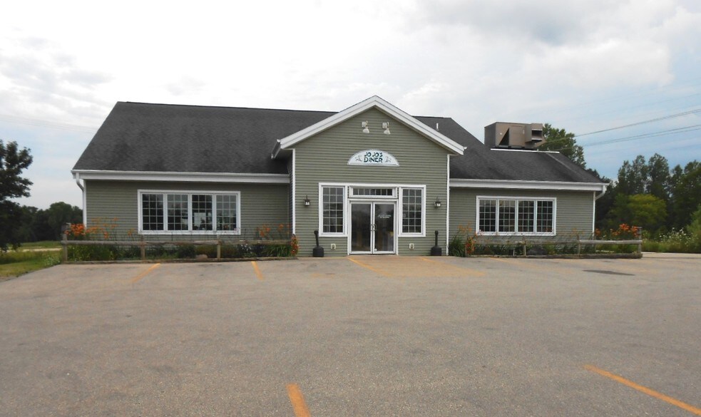 5774 Duame Rd, Stiles, WI for sale - Building Photo - Image 1 of 1