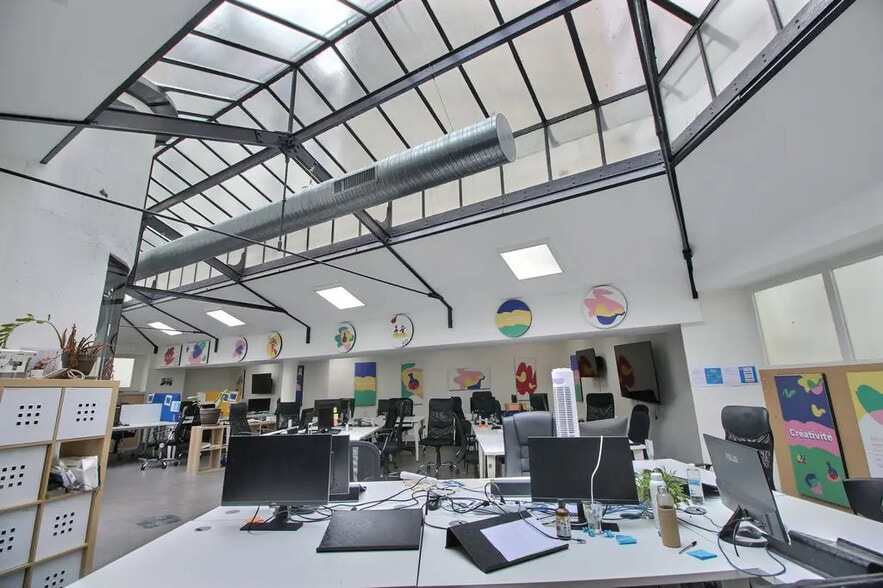 27 Rue De Citeaux, Paris for lease - Interior Photo - Image 1 of 11