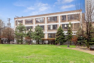 West Institute Place - Loft