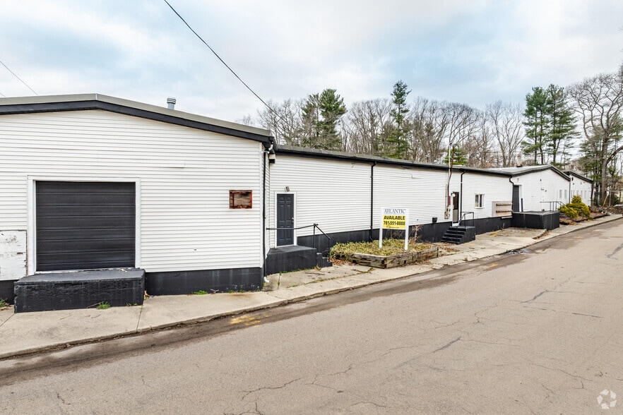 131 Fisher St, Franklin, MA for lease - Building Photo - Image 3 of 6