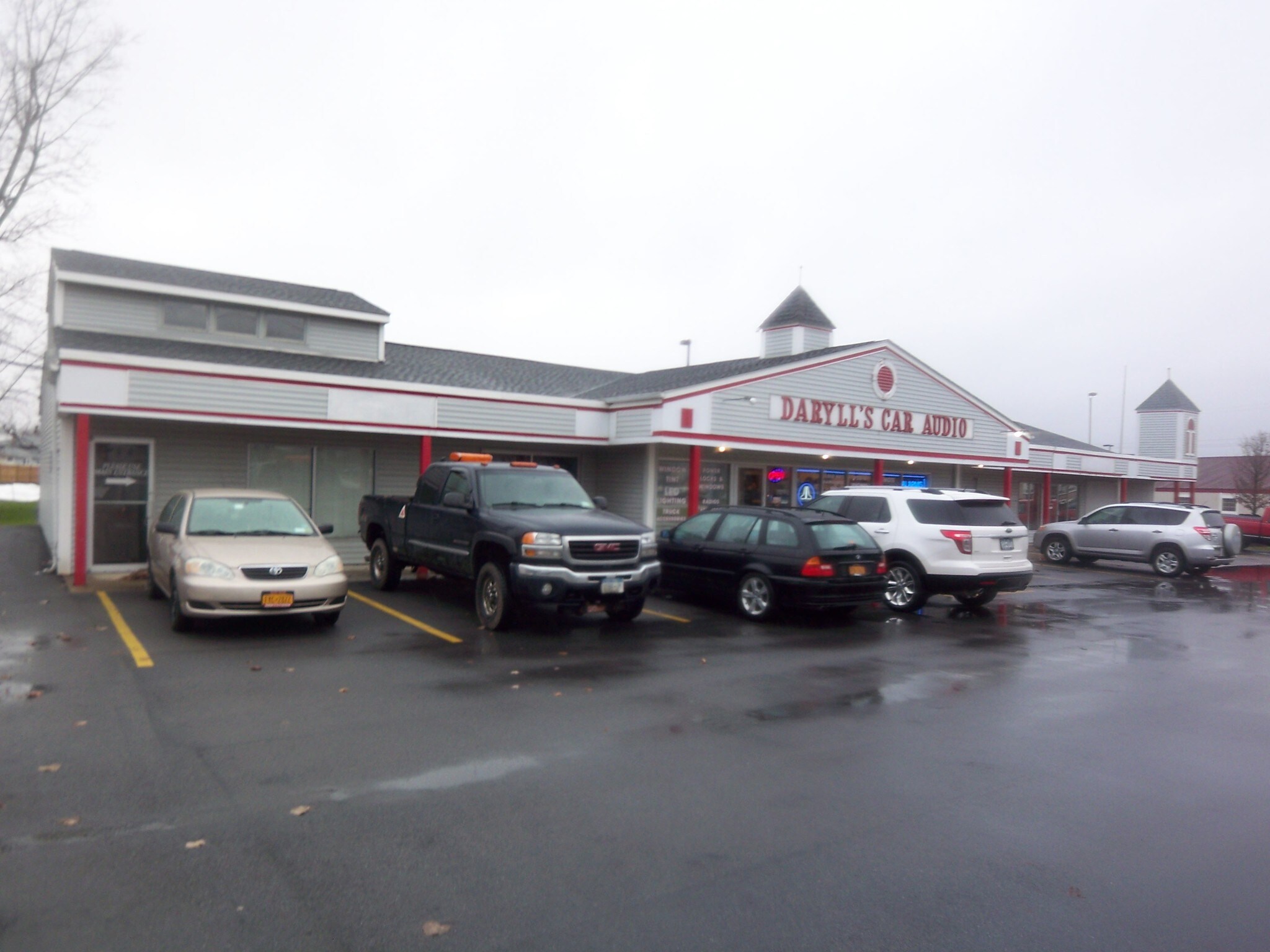 530 Dick Rd, Depew, NY 14043