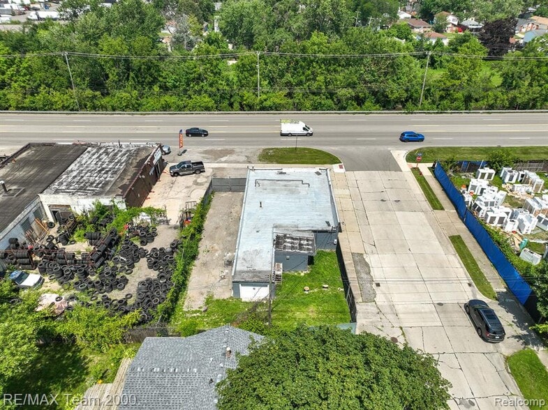 26105 Van Born Rd, Taylor, MI for sale - Building Photo - Image 2 of 6