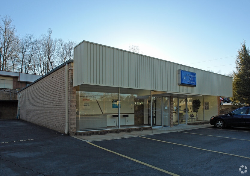 941 3rd Ave NW, Hickory, NC for sale - Building Photo - Image 2 of 4