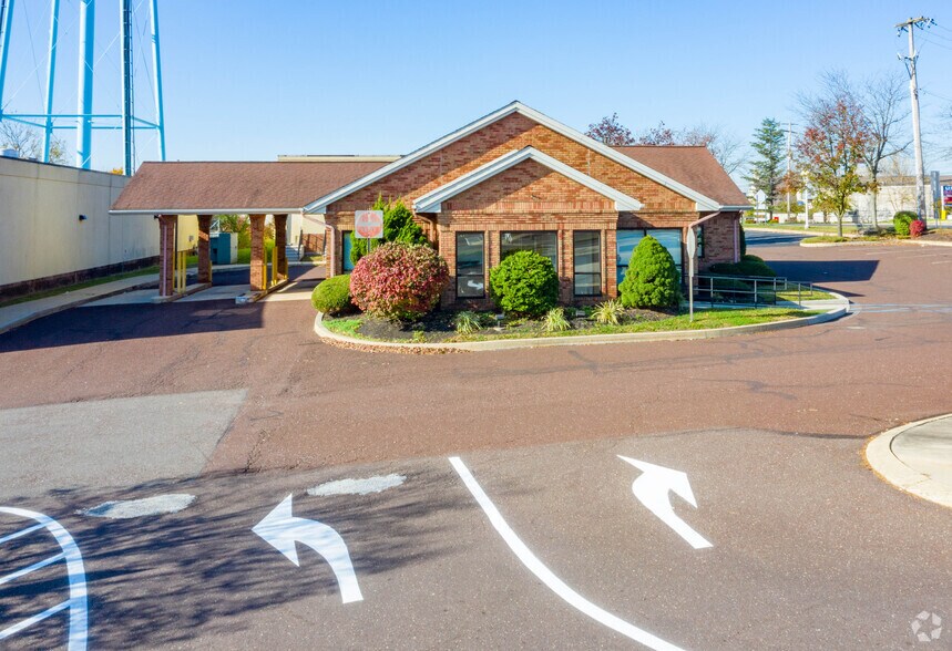 2186 E High St, Pottstown, PA for sale - Building Photo - Image 2 of 15