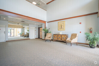 2645-2695 Ulmerton Rd, Clearwater, FL for lease Lobby- Image 2 of 8