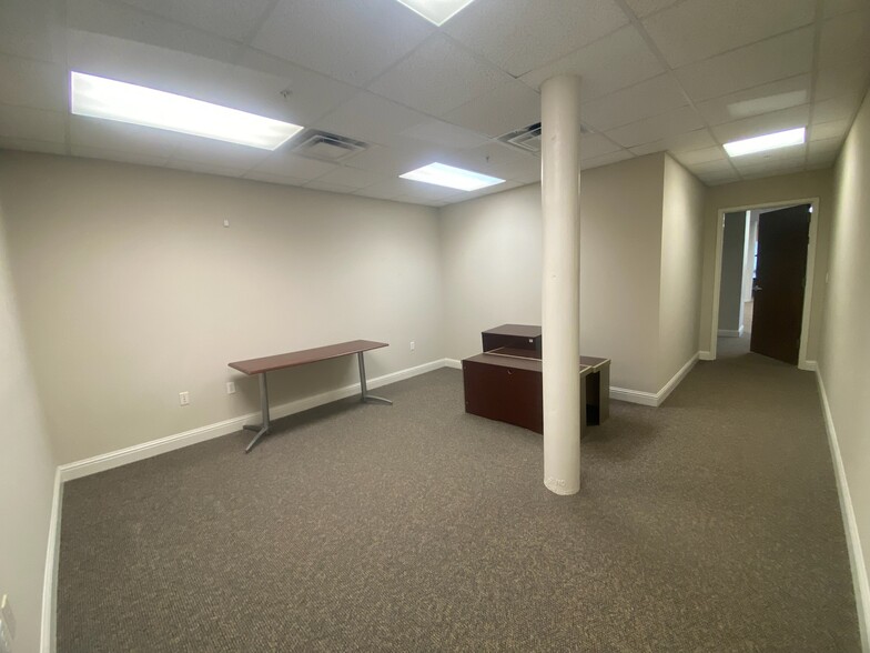 229 Milam St, Shreveport, LA for lease - Interior Photo - Image 2 of 18