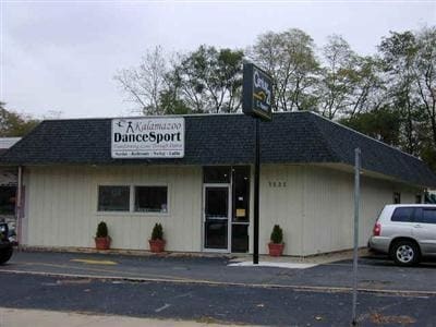 1522 Gull Rd portfolio of 2 properties for sale on LoopNet.com - Primary Photo - Image 1 of 2