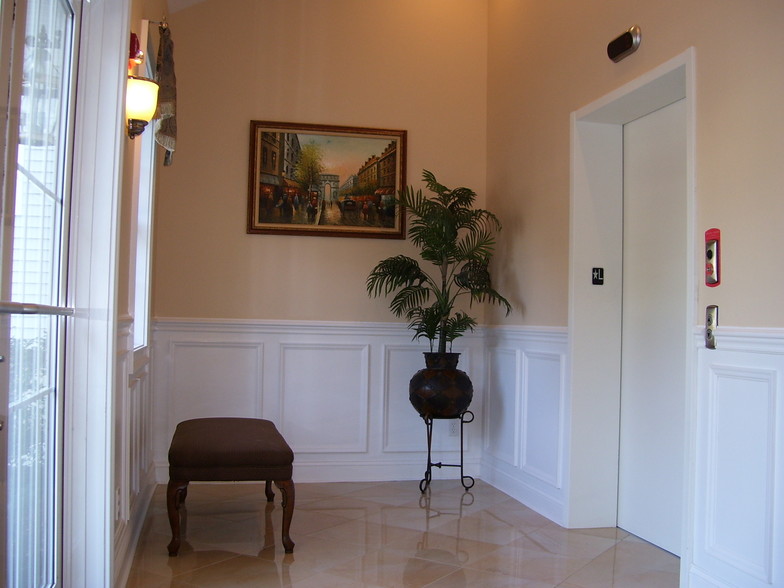 162 East Ave, Norwalk, CT for lease - Lobby - Image 2 of 16