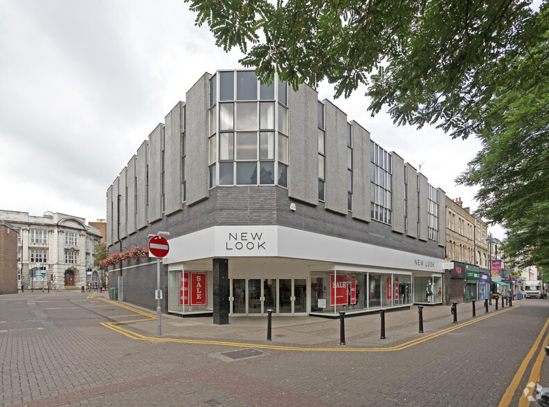 71-77 Powis St, London for lease - Primary Photo - Image 1 of 3