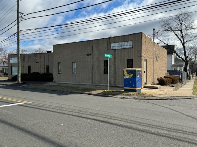 427-429 Honeyspot Rd, Stratford, CT for lease - Building Photo - Image 1 of 37