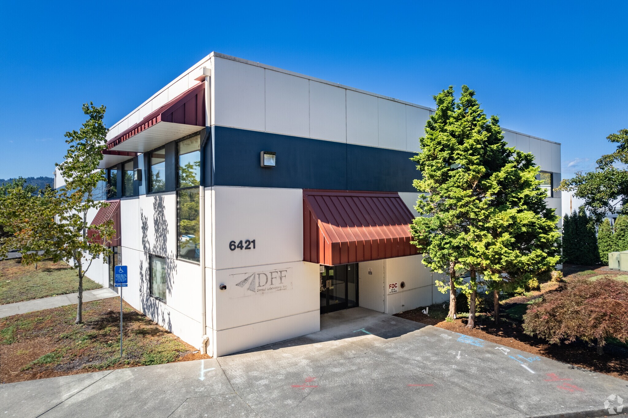 6421 N Cutter Cir, Portland, OR for sale Primary Photo- Image 1 of 1