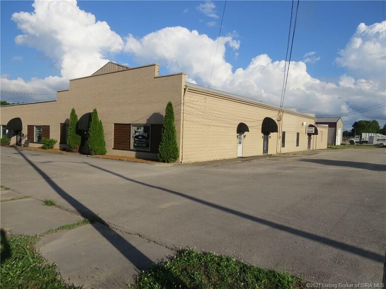 433 E McClain Ave, Scottsburg, IN for sale - Building Photo - Image 1 of 1