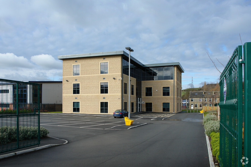 Premier Way, Elland for lease - Primary Photo - Image 1 of 4