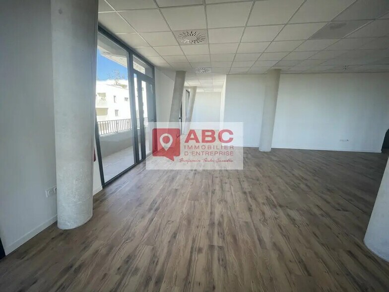 Office in Montpellier for lease - Interior Photo - Image 2 of 5