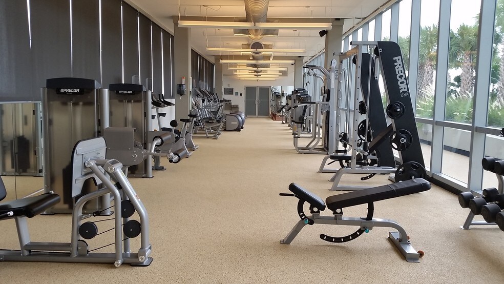 21550 Biscayne Blvd, Aventura, FL for lease - Interior Photo - Image 3 of 25