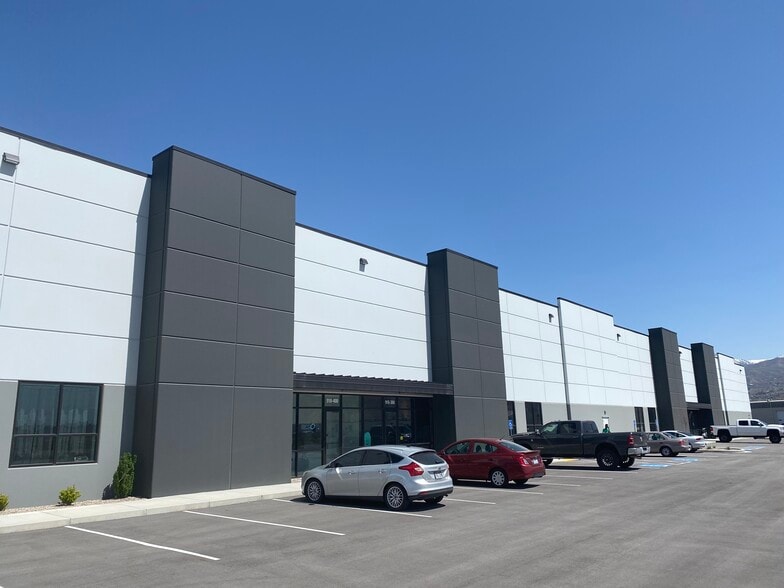 910 W Center St, North Salt Lake, UT for lease - Building Photo - Image 3 of 8