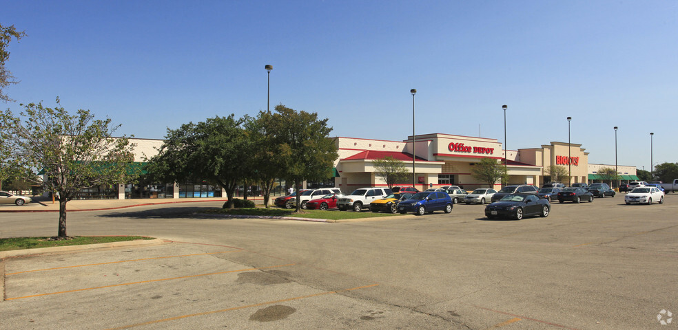 850 N Bell Blvd, Cedar Park, TX for lease - Primary Photo - Image 1 of 8