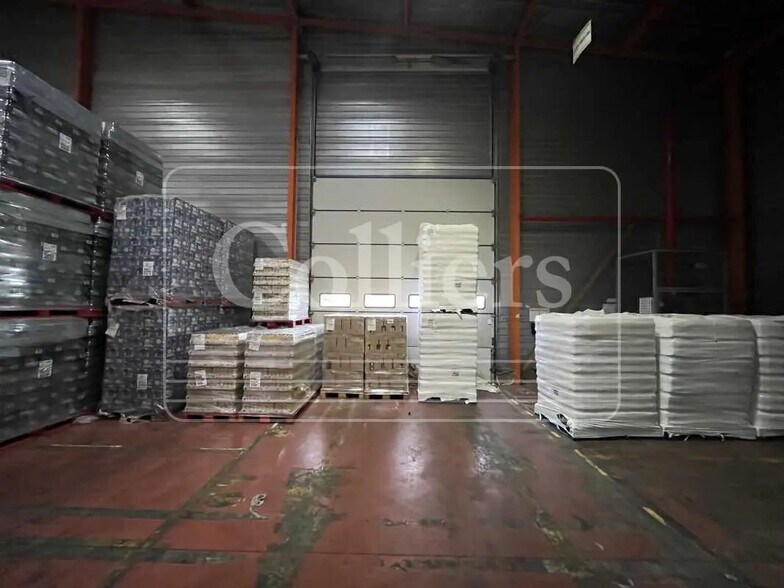 Industrial in Tarascon for lease - Interior Photo - Image 3 of 7