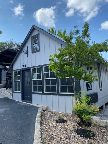 714 S Main St, Boerne, TX for sale - Building Photo - Image 1 of 1