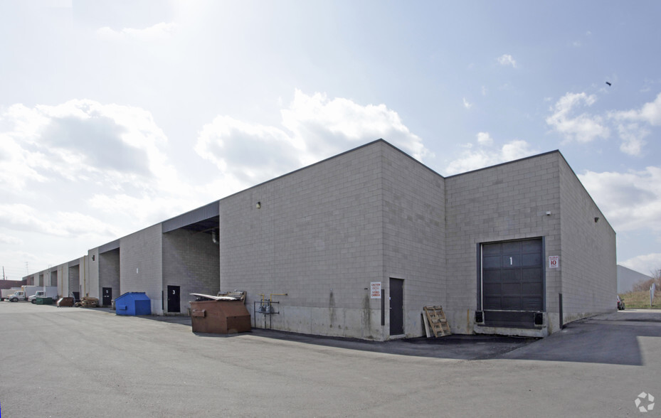 2074 Steeles Ave E, Brampton, ON for lease - Building Photo - Image 2 of 2