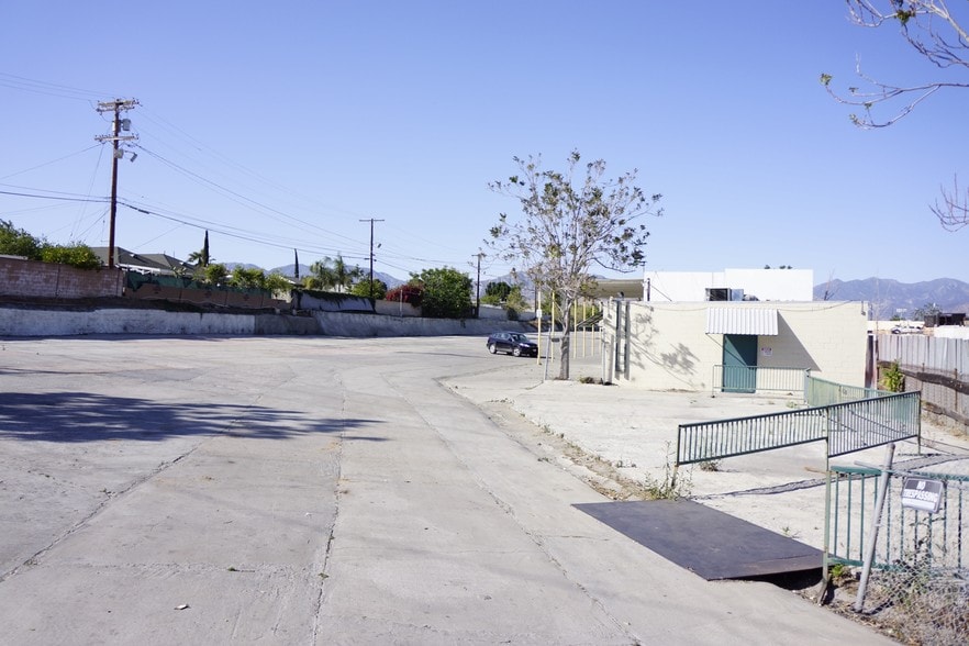 9740 Telfair Ave, Pacoima, CA for lease - Building Photo - Image 2 of 8