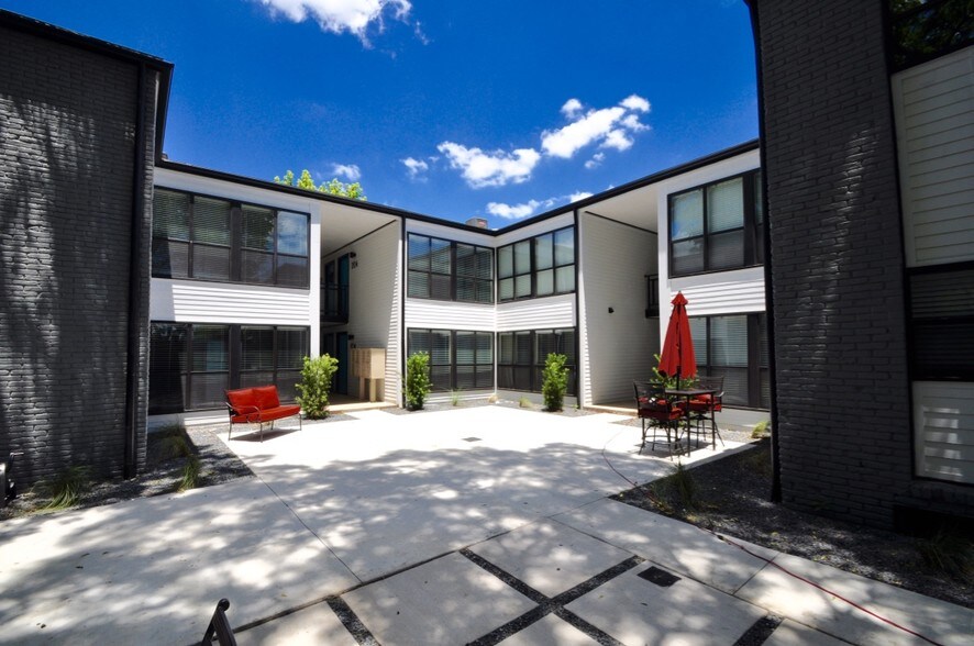 2806 Reagan St, Dallas, TX for sale - Building Photo - Image 1 of 1