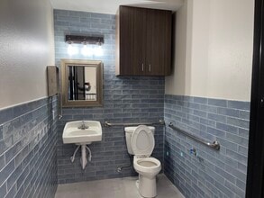 815 E Ira E Woods Ave, Grapevine, TX for lease Interior Photo- Image 2 of 8