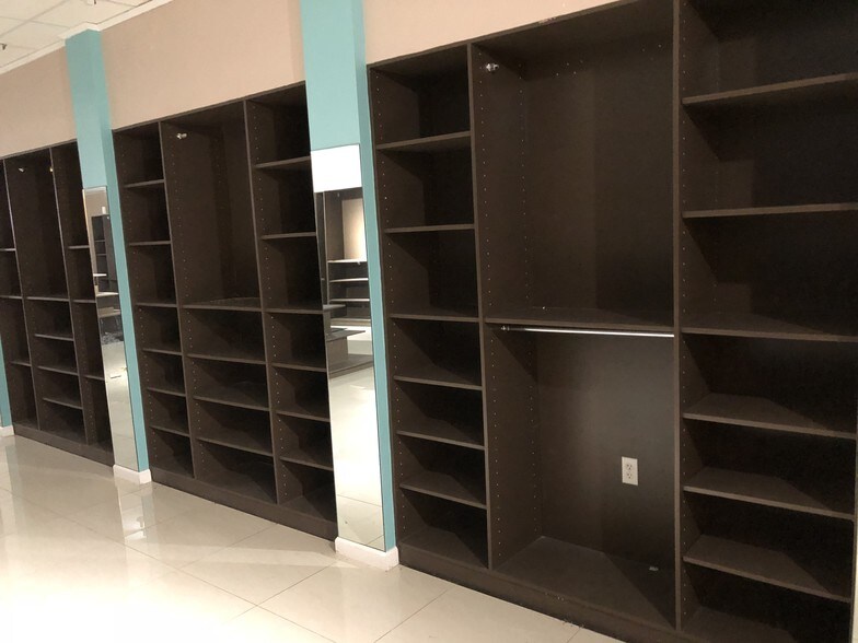 31-24 Steinway St, Astoria, NY for sale - Interior Photo - Image 1 of 1