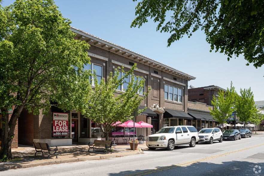101-113 W Lockwood Ave, Webster Groves, MO for lease - Building Photo - Image 2 of 4