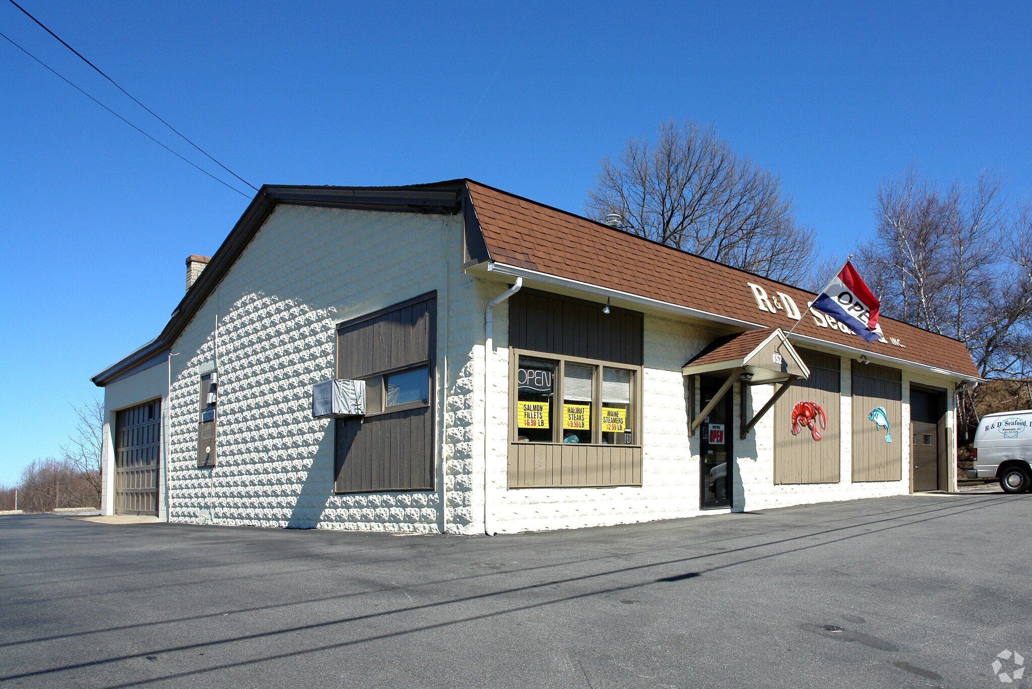 652 Smithfield Rd, Woonsocket, RI for sale Primary Photo- Image 1 of 1