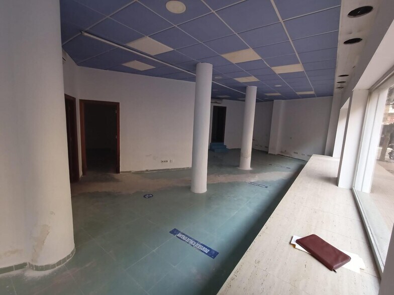 Retail in Cáceres, Cáceres for sale - Building Photo - Image 3 of 11