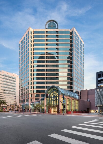501 W Broadway, San Diego, CA for lease - Building Photo - Image 1 of 29