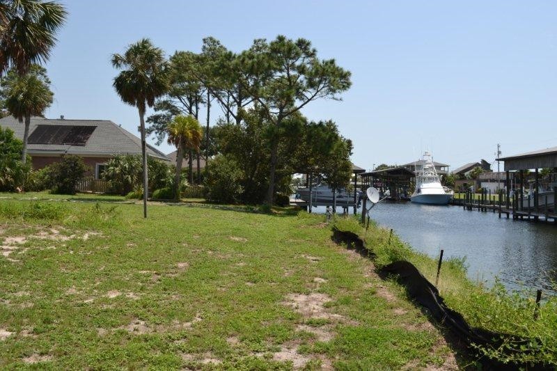 2623 Bay, Gulf Breeze, FL for sale - Primary Photo - Image 1 of 1