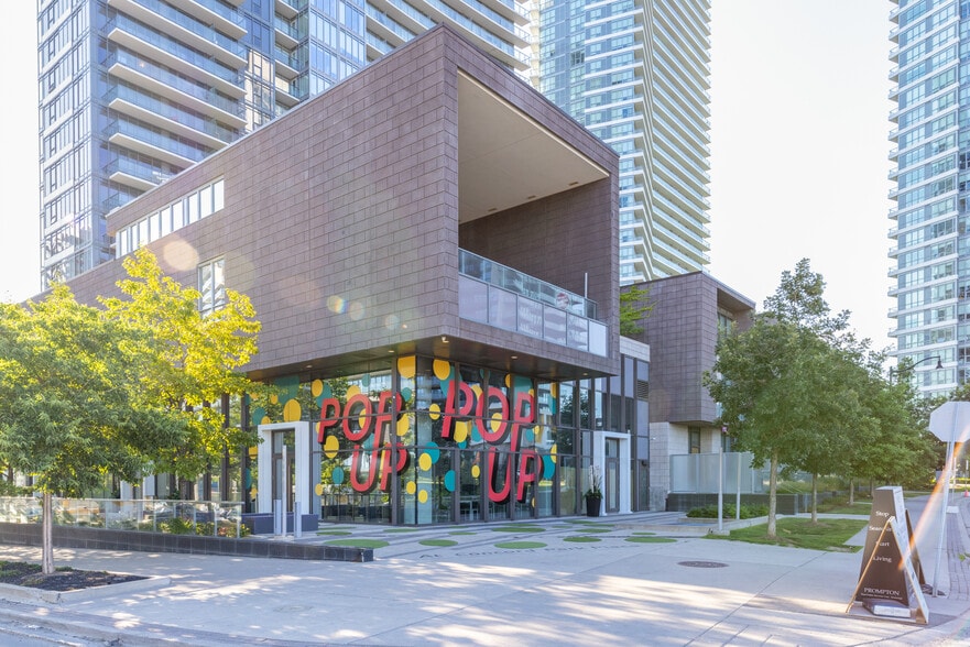 99 Esther Shiner Blvd, Toronto, ON for lease - Primary Photo - Image 1 of 7