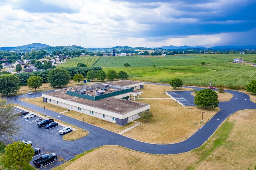 147 Dinkel Ave, Mount Crawford, VA for sale - Building Photo - Image 3 of 16