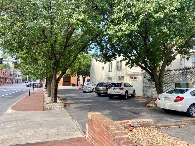 1 N Braddock St, Winchester, VA for sale - Building Photo - Image 1 of 7