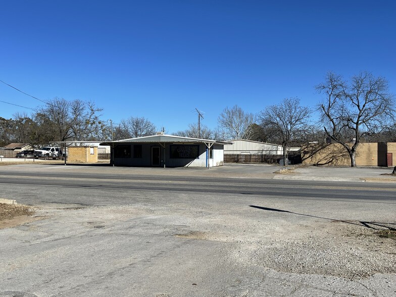 341 S Texas St, De Leon, TX for sale - Primary Photo - Image 1 of 1