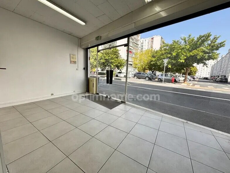 Retail in Tours for sale - Building Photo - Image 2 of 8