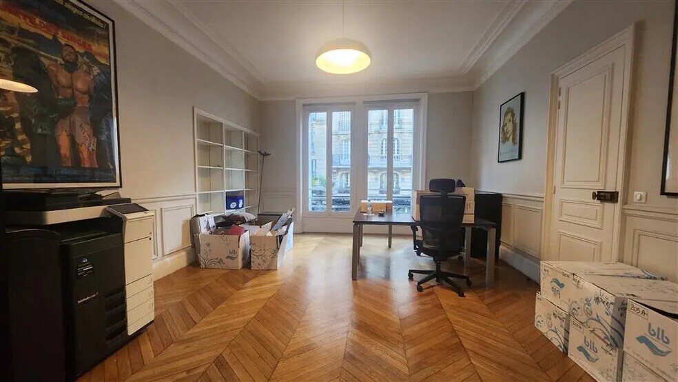 Office in Paris for lease - Building Photo - Image 3 of 8