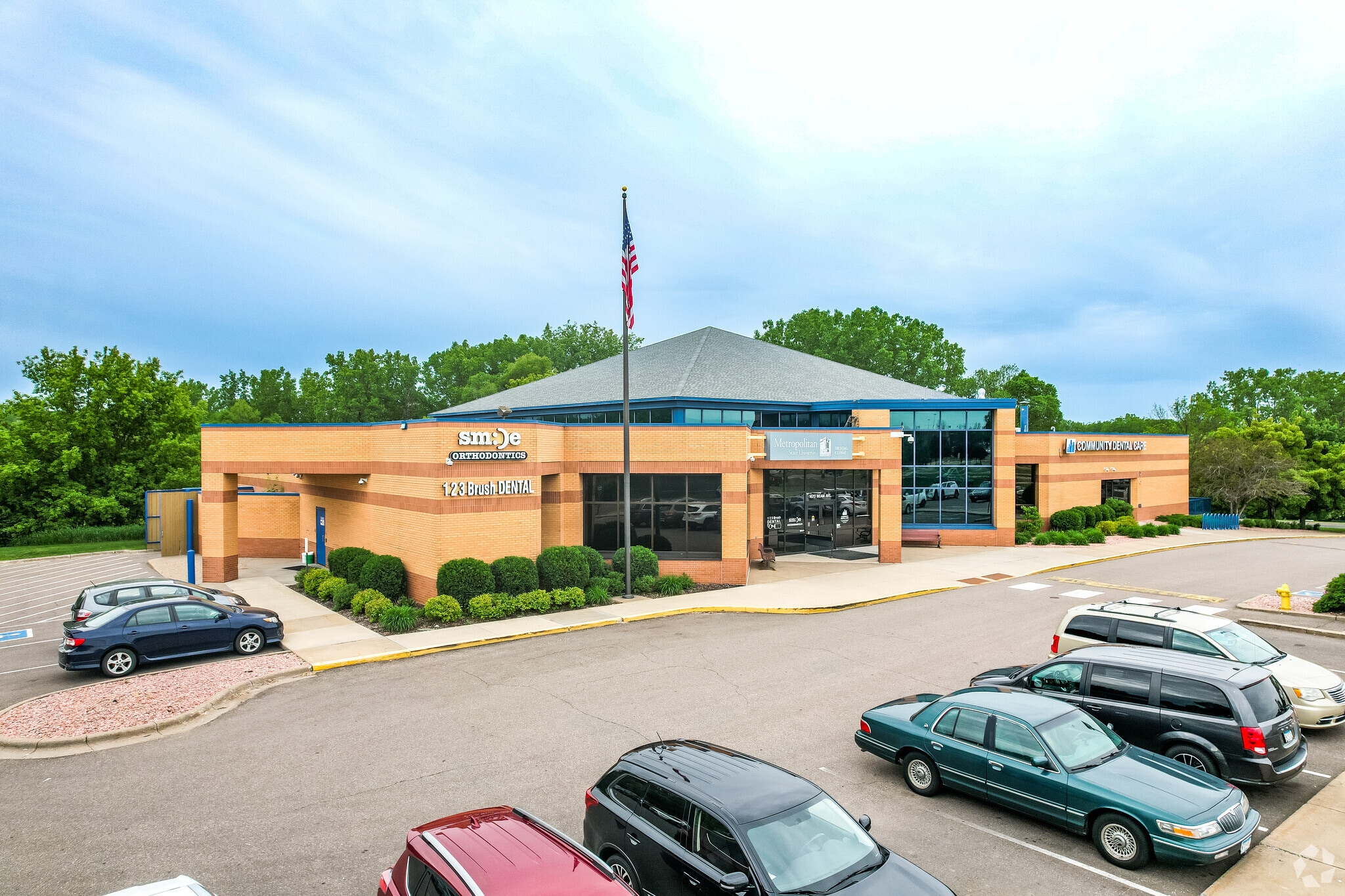 1670 Beam Ave, Maplewood, MN 55109