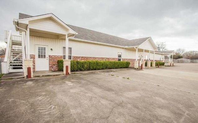 611 Spring Valley Rd, Hewitt, TX for sale - Interior Photo - Image 1 of 1