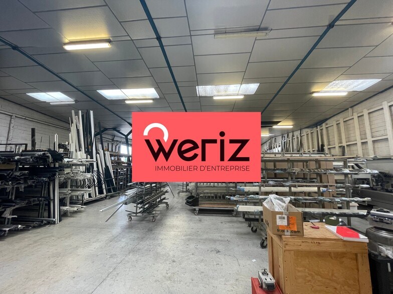 Industrial in Vitrolles for lease - Building Photo - Image 2 of 10