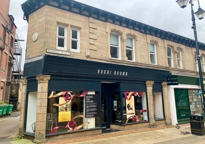 7 Market Pl, Harrogate for sale - Primary Photo - Image 1 of 1