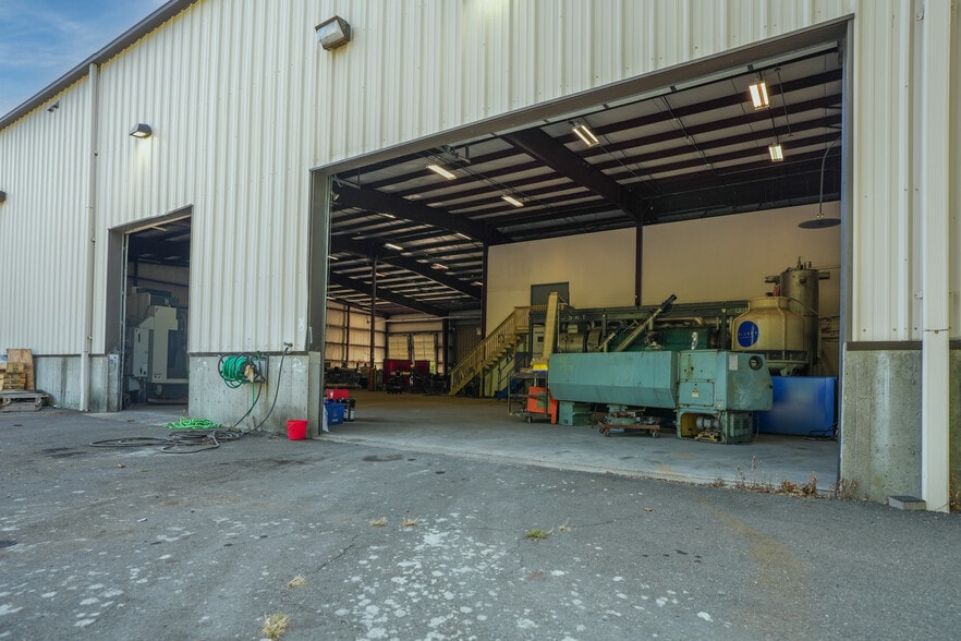 35 Research Pky, Old Saybrook, CT for sale - Building Photo - Image 2 of 29