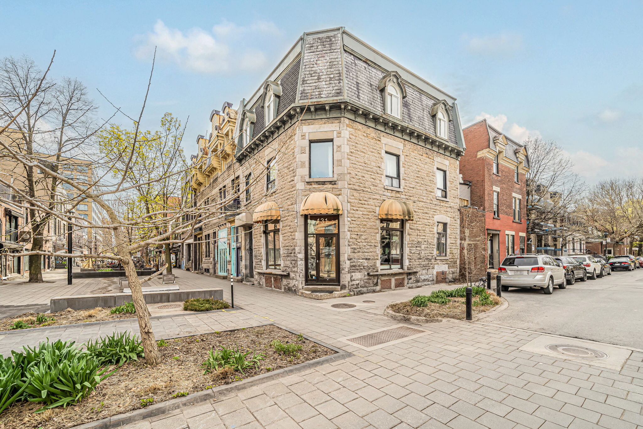 131 Rue Prince-Arthur E, Montréal, QC for sale Building Photo- Image 1 of 29