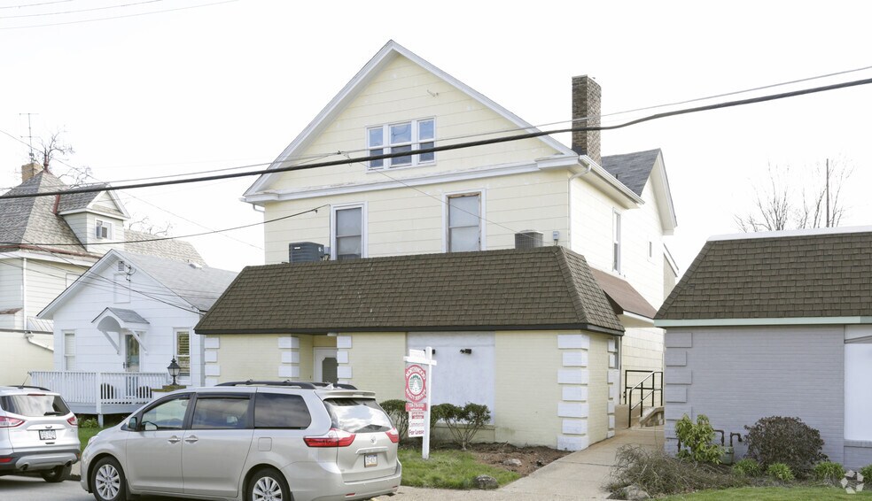 119 Grand Ave, Mars, PA 16046