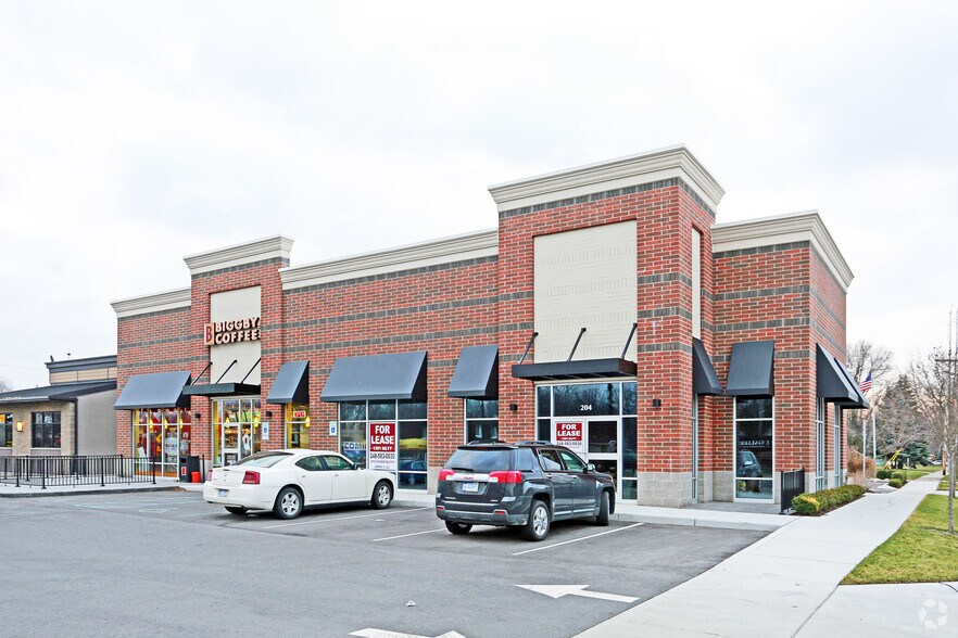 204-208 E 14 Mile Rd, Clawson, MI for sale - Primary Photo - Image 1 of 1