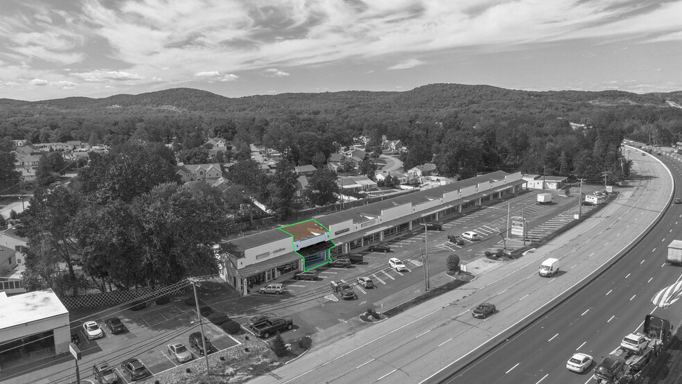 679-717 State Rt 23, Pompton Plains, NJ for lease - Building Photo - Image 3 of 16