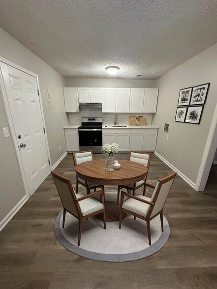 229 W Glendale Ave, Mount Holly, NC for sale - Building Photo - Image 1 of 5