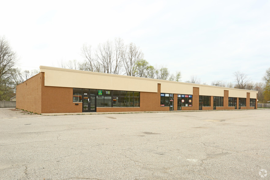 27427-27477 Eureka Rd, Romulus, MI for lease - Primary Photo - Image 1 of 7